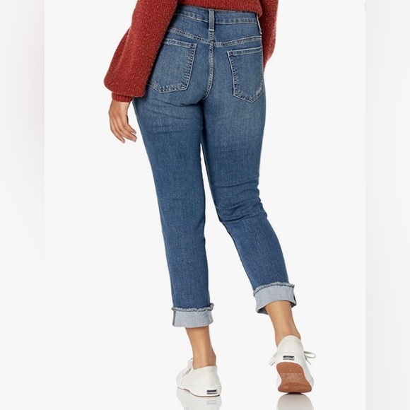 Wmn’s Cropped Lee Riders Capri Jeans - Picture 2 of 16